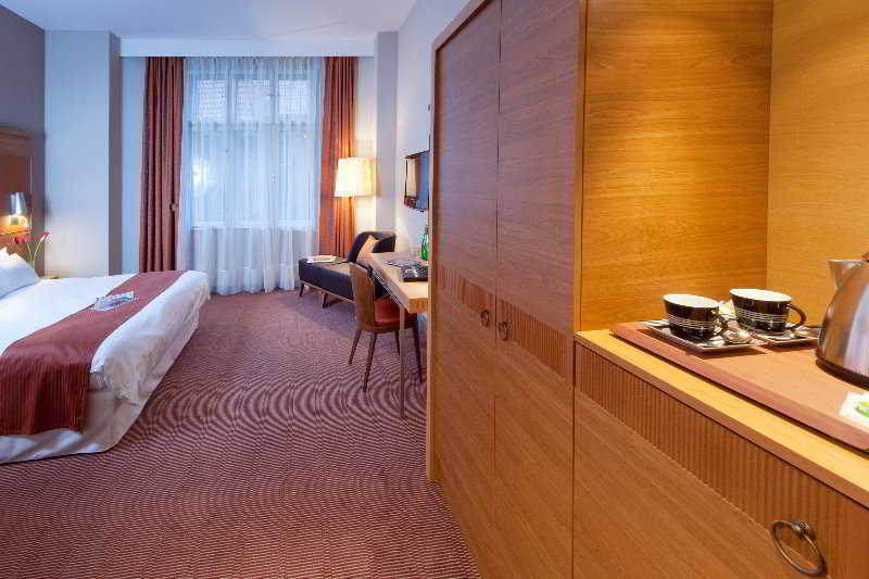 Mercure Center 4*